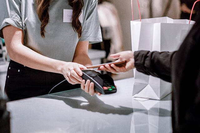 Betal med mobilen i butikken